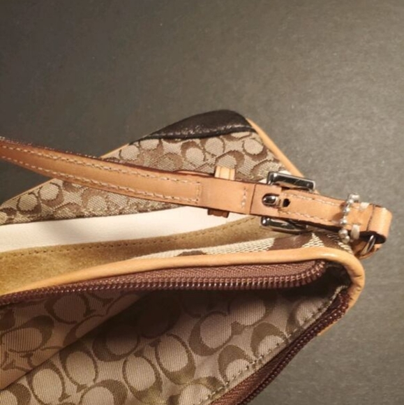 COACH - SUEDE WRISTLET - Picture 6 of 8